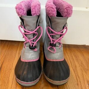 Sorel Size 5 Gray and Pink Winter Boots - Excellent Condition